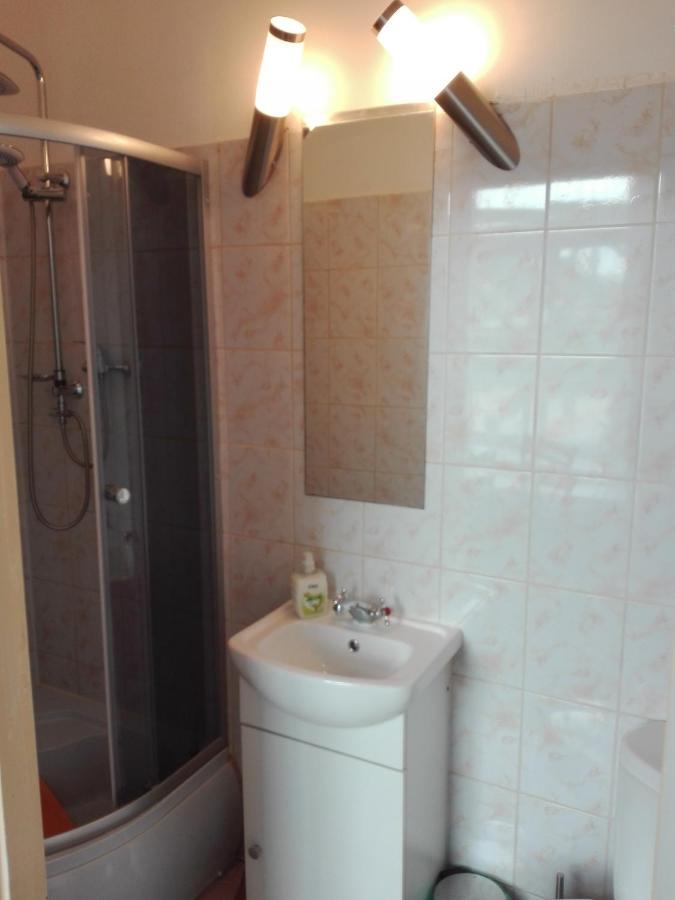Hotel Koruna penzion Teplice nad Metují Esterno foto