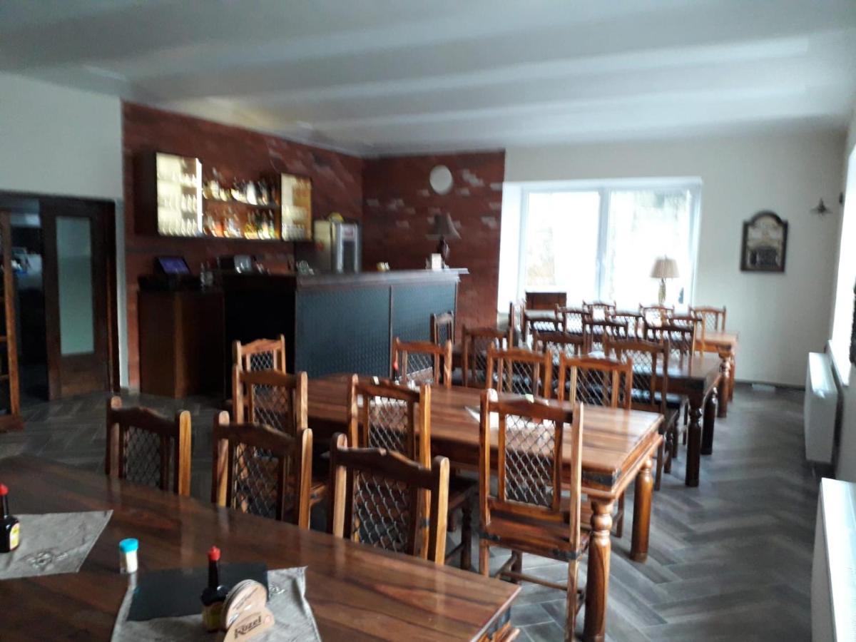 Hotel Koruna penzion Teplice nad Metují Esterno foto
