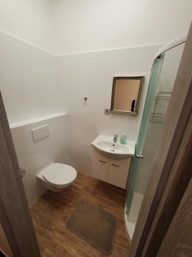 Hotel Koruna penzion Teplice nad Metují Esterno foto