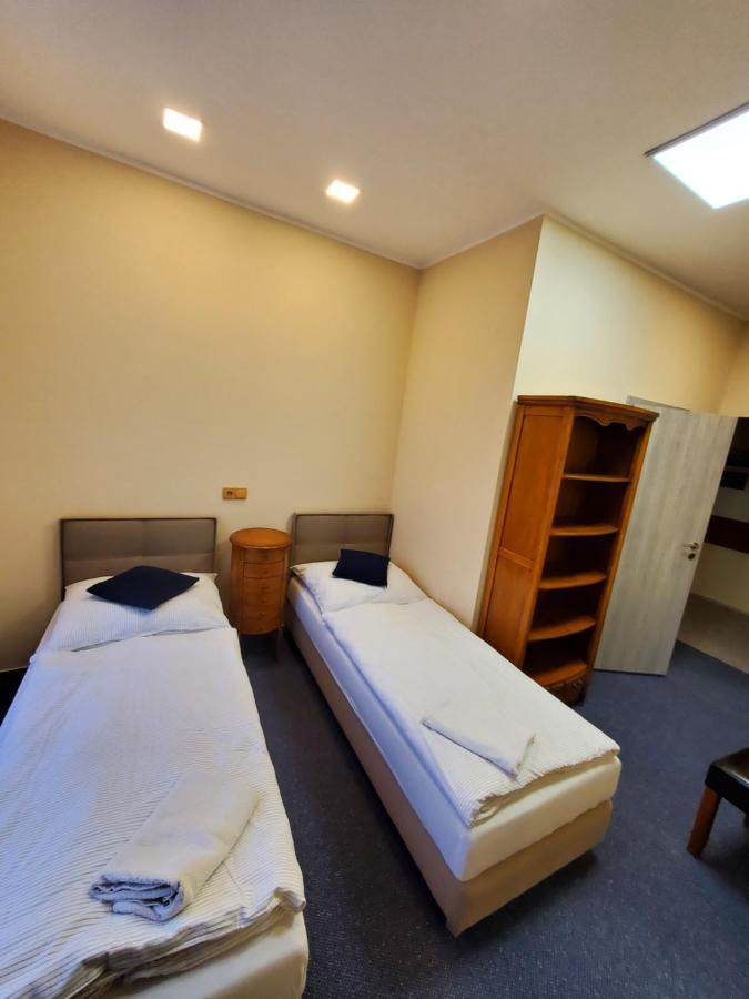 Hotel Koruna penzion Teplice nad Metují Esterno foto