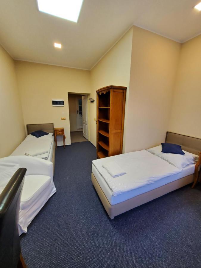 Hotel Koruna penzion Teplice nad Metují Esterno foto